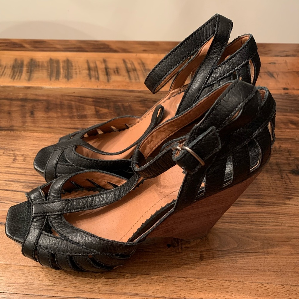 Lucky Brand size 9 Sandals